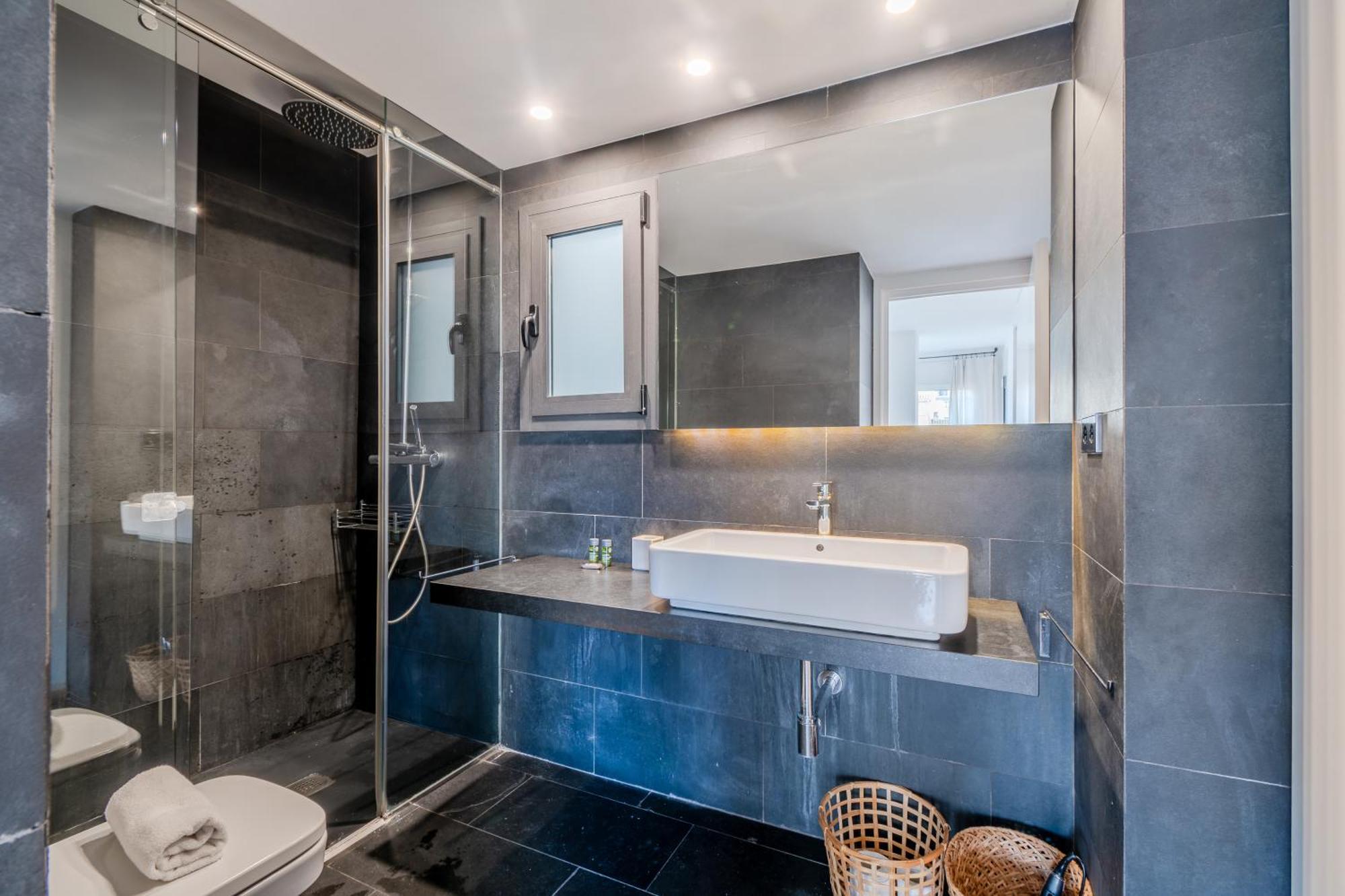 Flateli Canalejas Girona Exterior photo